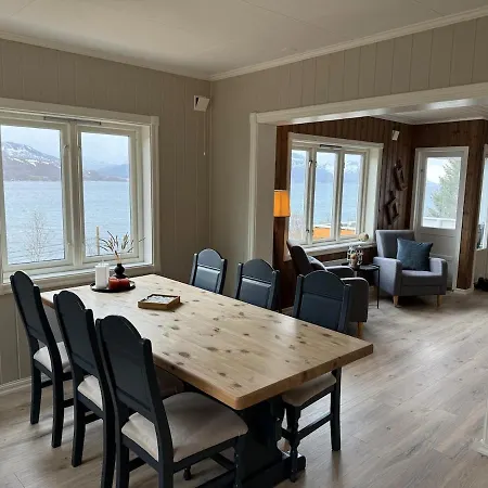 Braten In Skaland Feriehus